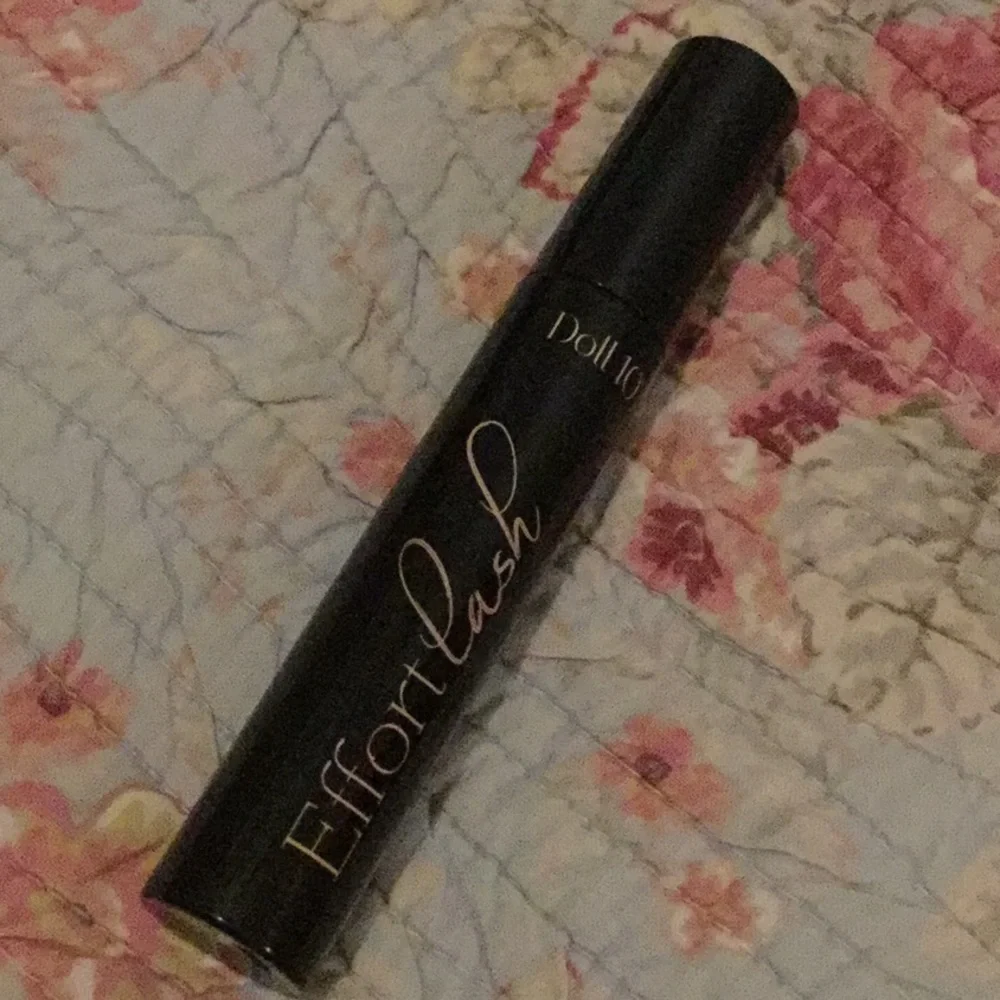 NWT Doll 10 EffortLash Multidimensional Mascara